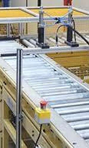 Automação industrial de esteira transportadora Automação industrial de esteira transportadora