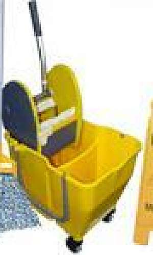 Balde com espremedor Balde com espremedor