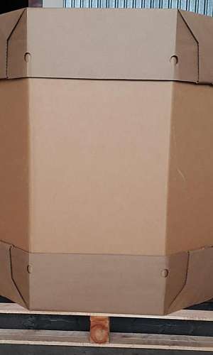CAIXA TIPO BAG IN BOX DE 1.000 LITROS CAIXA TIPO BAG IN BOX DE 1.000 LITROS