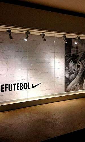 Comunicação visual vitrine Comunicação visual vitrine