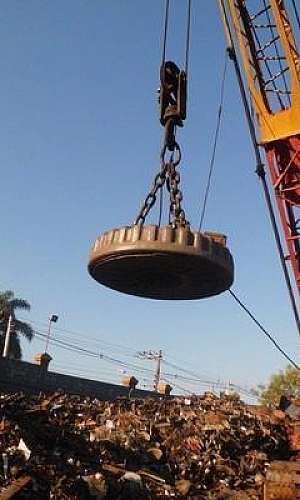 Eletroímãs de uso industrial Eletroímãs de uso industrial